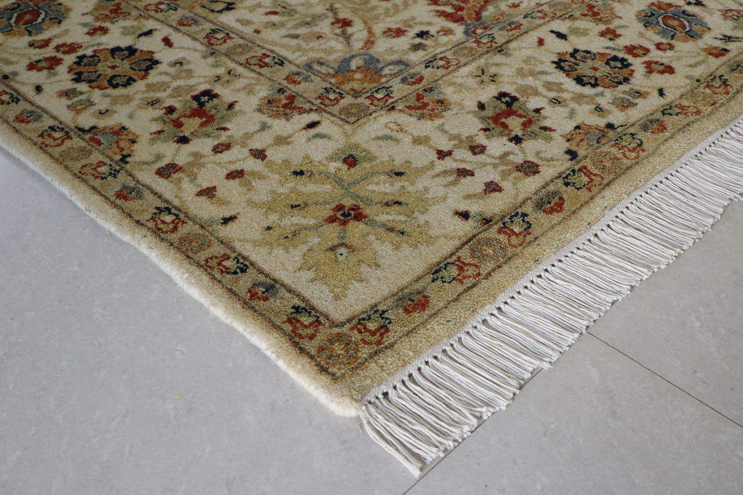 Elegant Beige Floral Medallion Carpet with Botanical